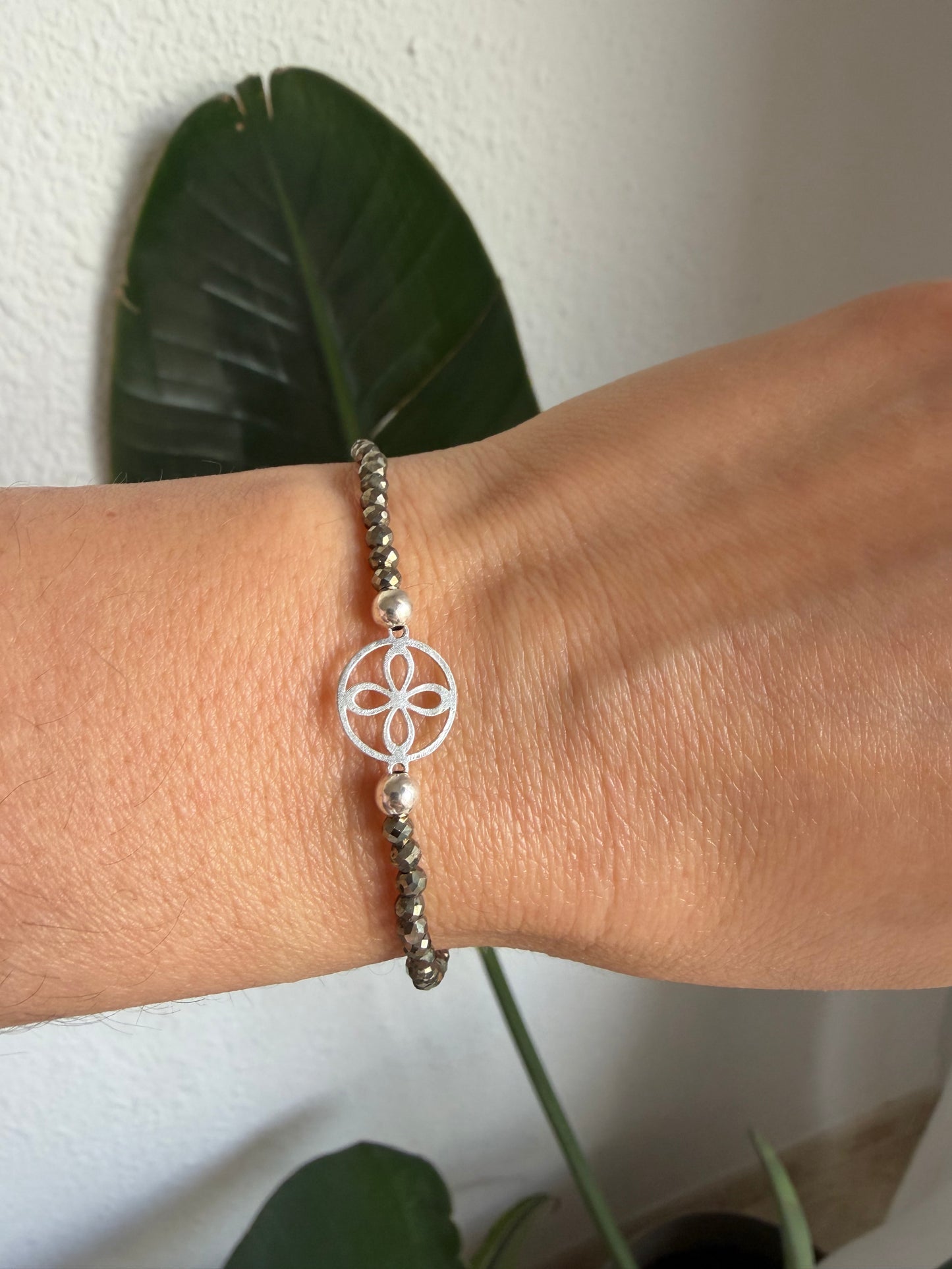 Pulsera Sigilo con Mineral Natural Facetado | Círculo Plata de Ley 925