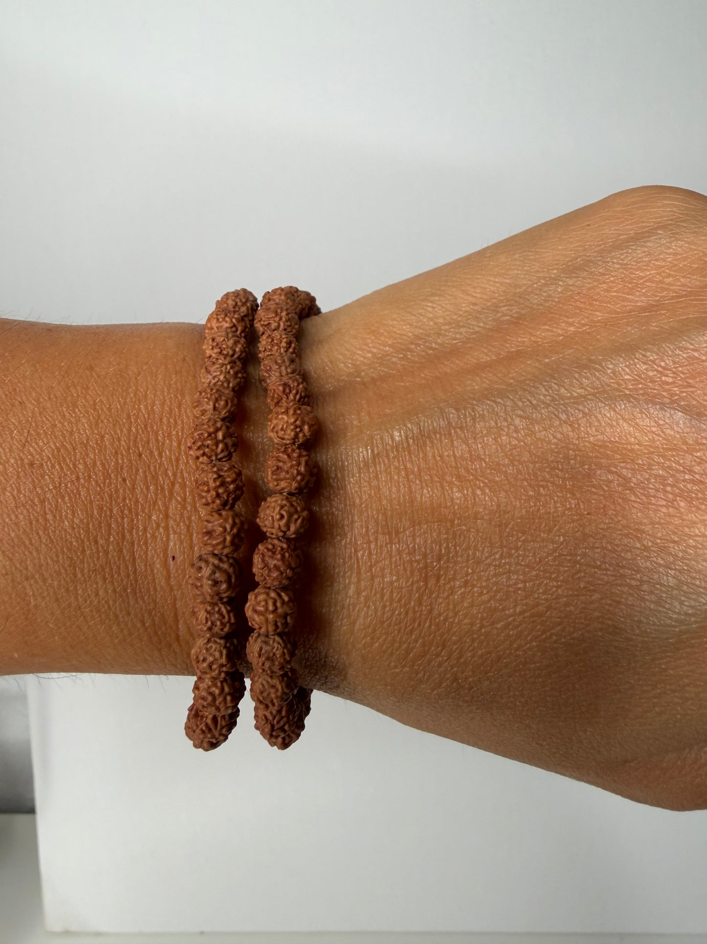 Pulsera Elástica | Semilla de Rudraksha