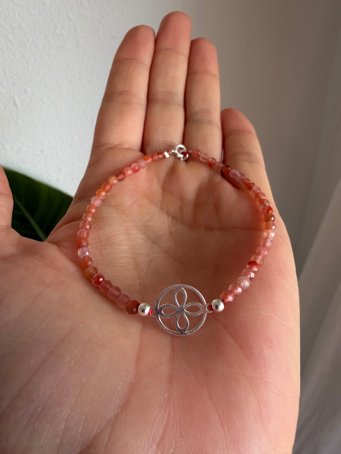 Pulsera Sigilo con Mineral Natural Facetado | Círculo Plata de Ley 925