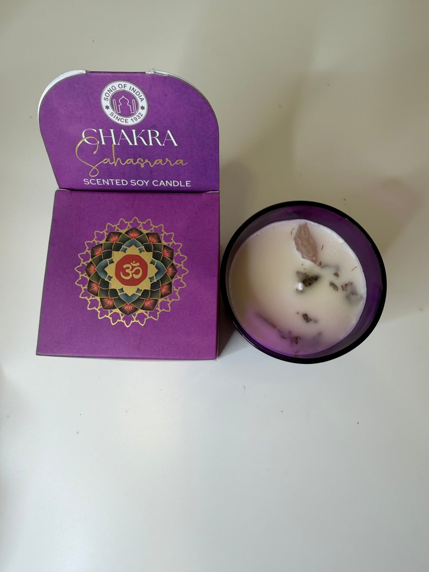 Vela de Soja Perfumada con Oud y Ámbar| Chakra 7 (Corona)