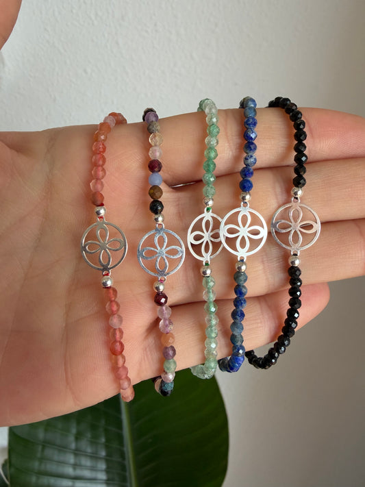 Pulsera Sigilo con Mineral Natural Facetado | Círculo Plata de Ley 925