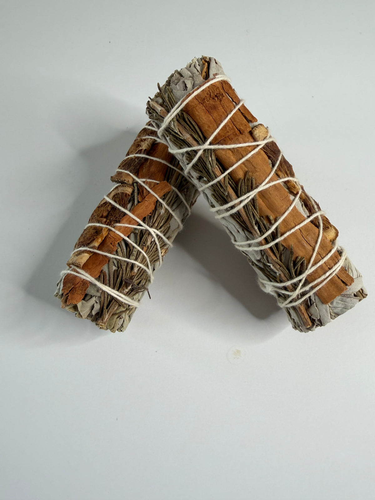 Atado Salvia Blanca con Romero, Naranja y Canela