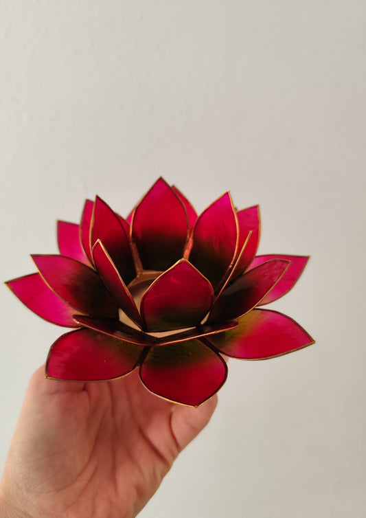 Portavelas Flor de Loto Magenta y Verde | Con Detalles Dorados