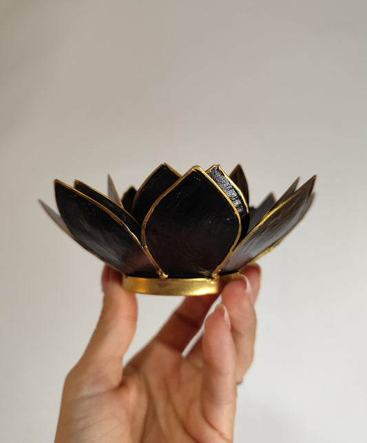 Portavelas Flor de Loto Negro | Con Detalles Dorados
