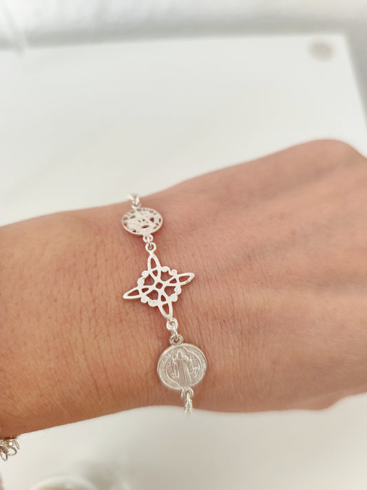 Pulsera Triple Protección con Nudo de Bruja, Tetragramatón y San Benito