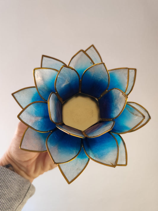 Portavelas Flor de Loto Blanco y Azul | Con Detalles Dorados